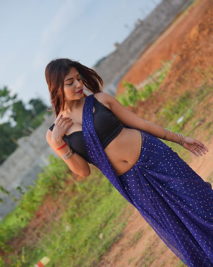 indian teen girl Oriya Sarkar hot boobs hd images