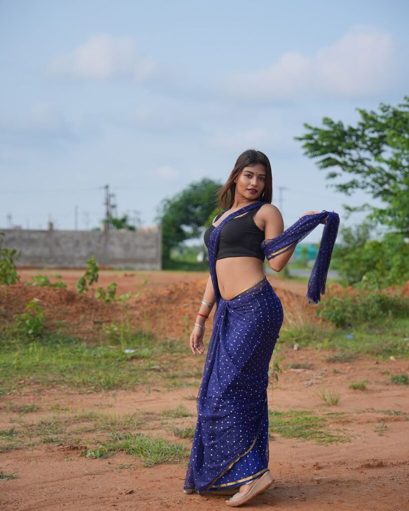 indian teen girl Oriya Sarkar hot navel hd images