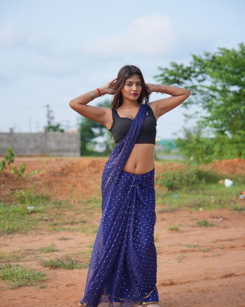 indian teen girl Oriya Sarkar latest spicy navel hd images