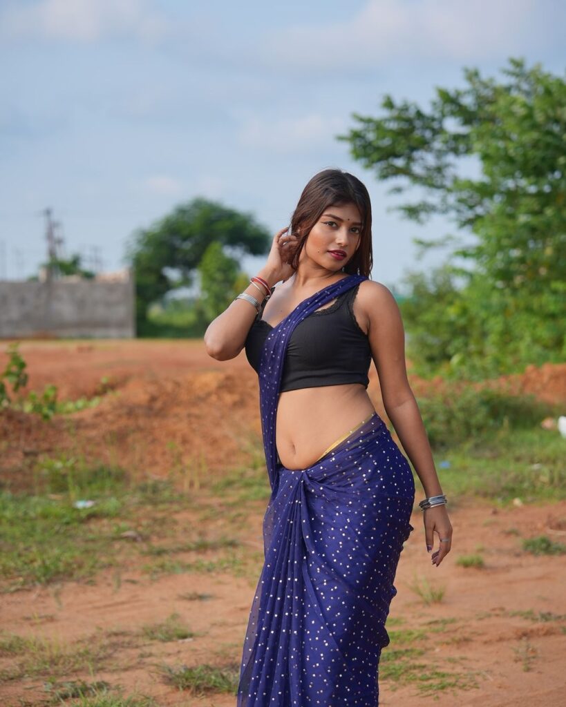 indian teen girl Oriya Sarkar spicy navel hd images