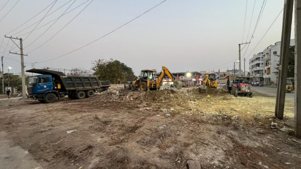 Minister Komatireddy venkat reddy early hour operation in prakasham bazar nalgonda 1