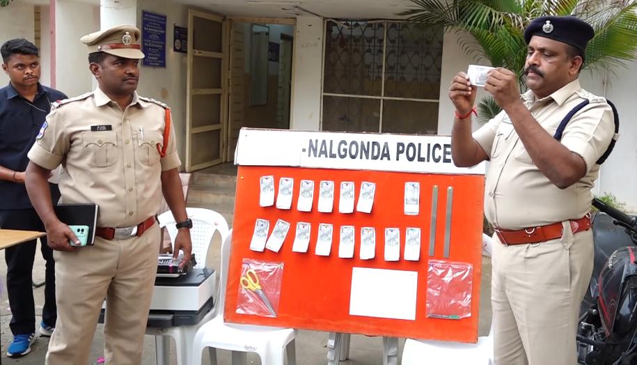 Nalgonda DSP K Shivaram Reddy revealed the details of a fake currency printing and circulating gang